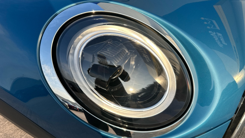 MINI Hatchback 1.5 Cooper Exclusive Premium 5dr Auto Petrol Hatchback